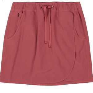 ✨Patagonia | Fleetwith Skirt Skort Active Sporty Athletic Outdoor
Rosehip Small✨